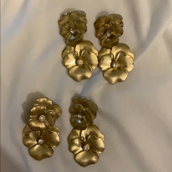 Liz Claiborne Clip on Earrings & Matching Bracelet - Picture 2 of 4